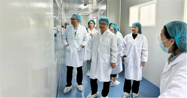 2024-4-23藥融圈創(chuàng  )始人王波一行參訪(fǎng)659